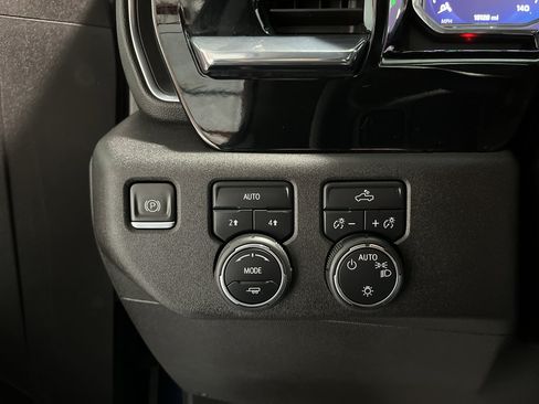 Used 2023 Chevrolet Silverado 1500 LT AWD/4WD image 27