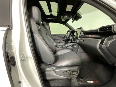 Used 2025 Toyota Tacoma TRD Pro AWD/4WD image 20