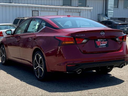 New 2025 Nissan Altima 2.5 SR w/ SR Premium Package image 3