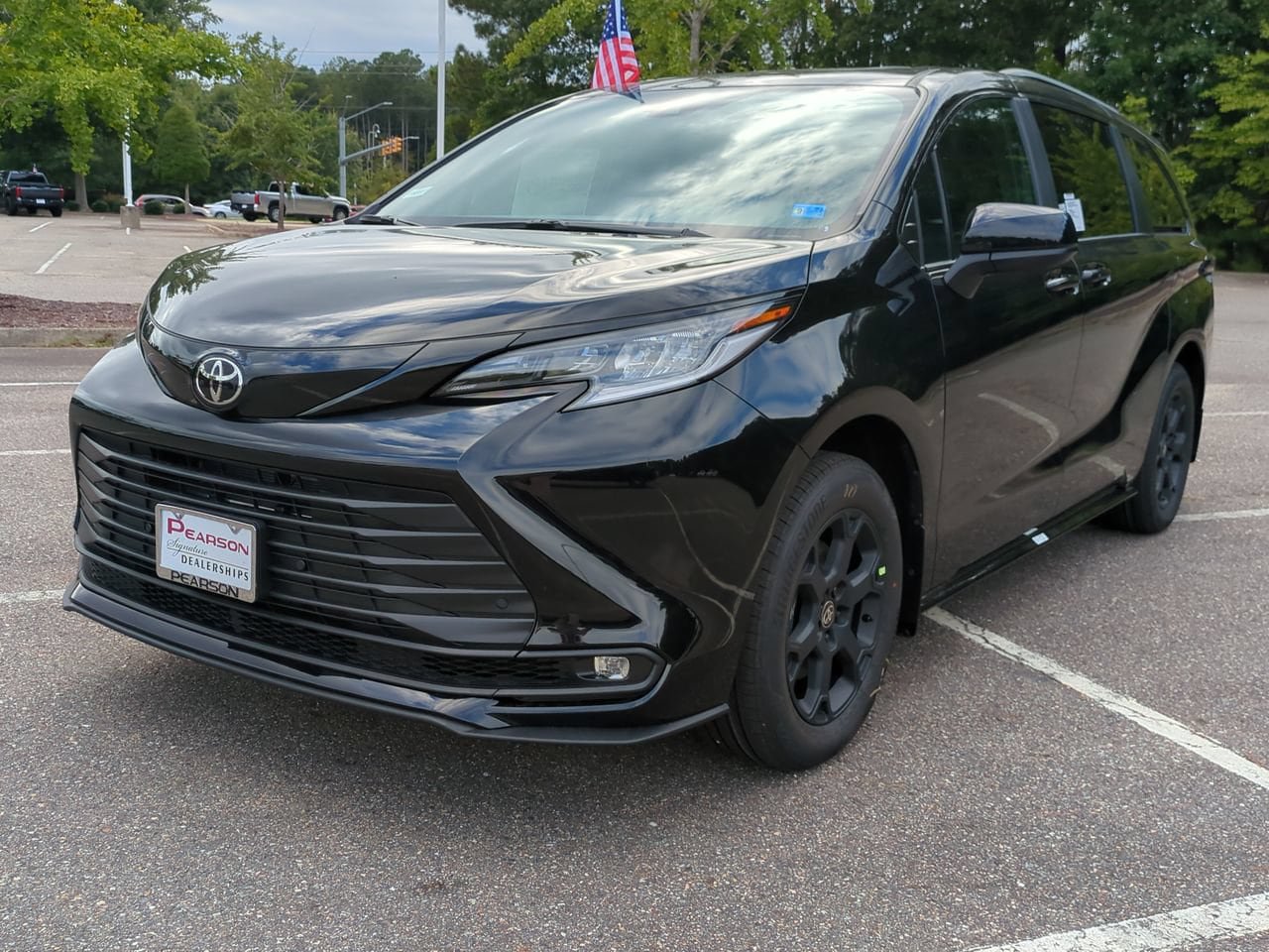 New 2026 Toyota Sienna XLE Woodland Edition AWD/4WD image 8