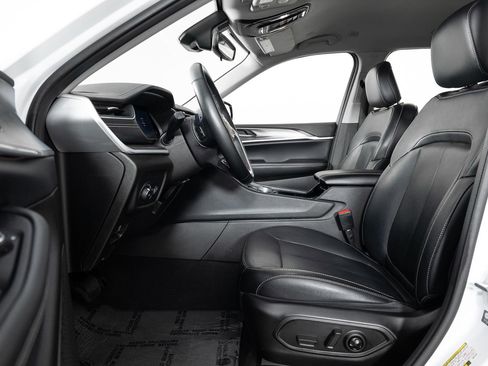 Used 2022 Jeep Grand Cherokee L Limited image 14