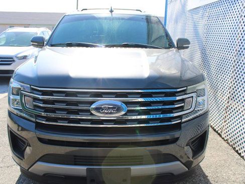 Used 2019 Ford Expedition XLT w/ Equipment Group 202A RWD image 4