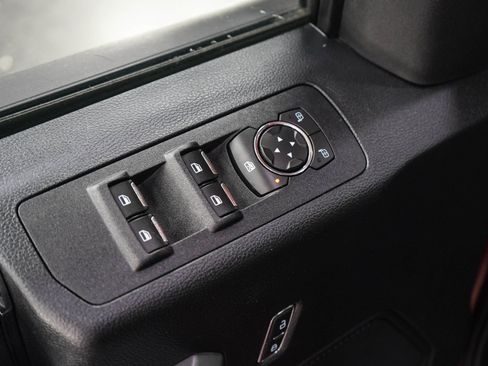 Used 2019 Ford F150 XLT w/ Equipment Group 302A Luxury AWD/4WD image 18
