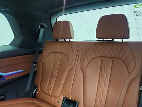 Used 2026 BMW X7 M60i AWD/4WD image 35