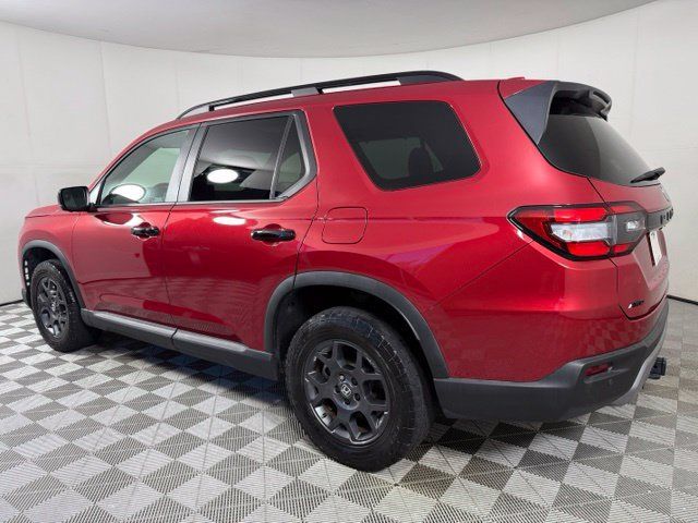 Used 2024 Honda Pilot TrailSport image 4