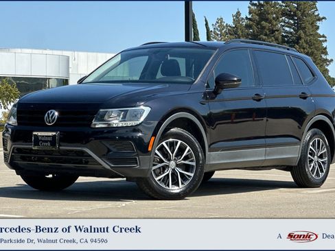 Used 2020 Volkswagen Tiguan SE w/ Panoramic Sunroof Package FWD image 1