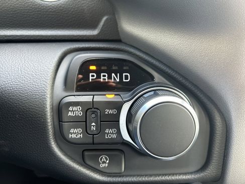 New 2026 RAM 1500 4x4 Crew Cab image 23