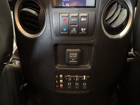 Used 2015 Honda Pilot Touring image 14