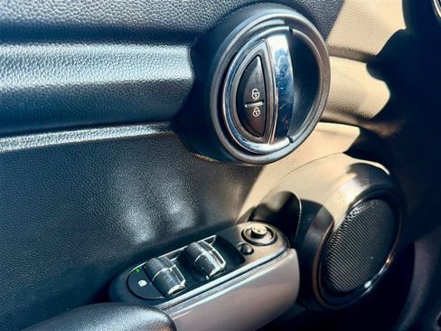 Used 2021 MINI Cooper 4-Door Hardtop FWD image 28