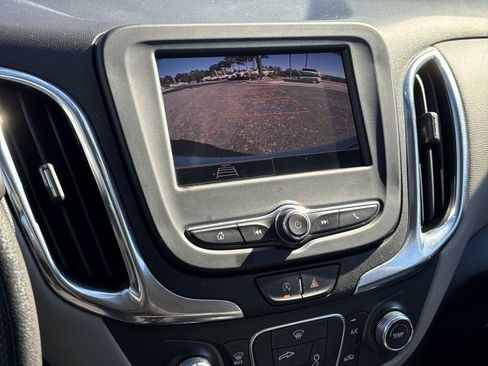 Used 2024 Chevrolet Equinox LS image 25