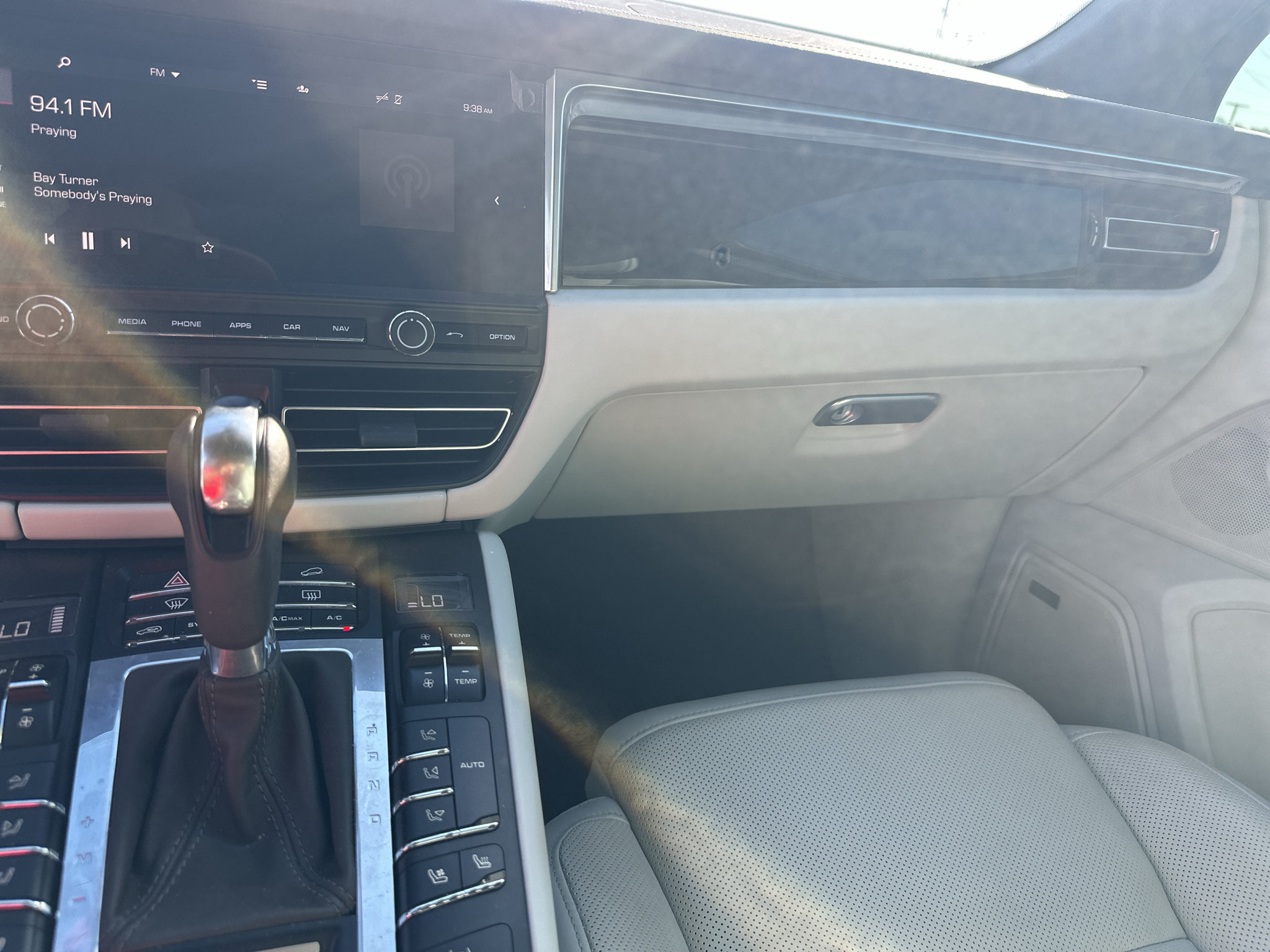 Used 2020 Porsche Macan S AWD/4WD image 25