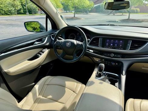 Used 2020 Buick Enclave Essence FWD image 18