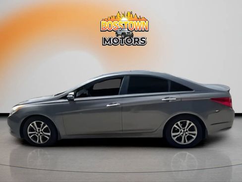 Used 2013 Hyundai Sonata Limited w/ Premium Pkg FWD image 2