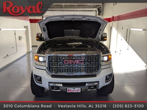 Used 2018 GMC Sierra 2500 Denali w/ Duramax Plus Package image 23