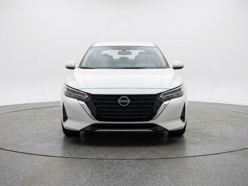 Used 2025 Nissan Sentra SV FWD image 2
