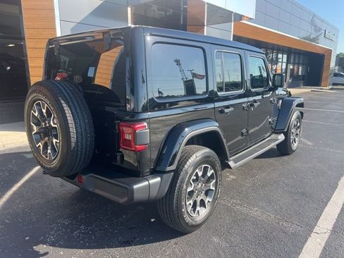 New 2026 Jeep Wrangler Unlimited Sahara AWD/4WD image 24