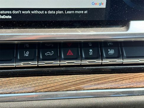 Used 2024 Chevrolet Silverado 3500 LT image 28