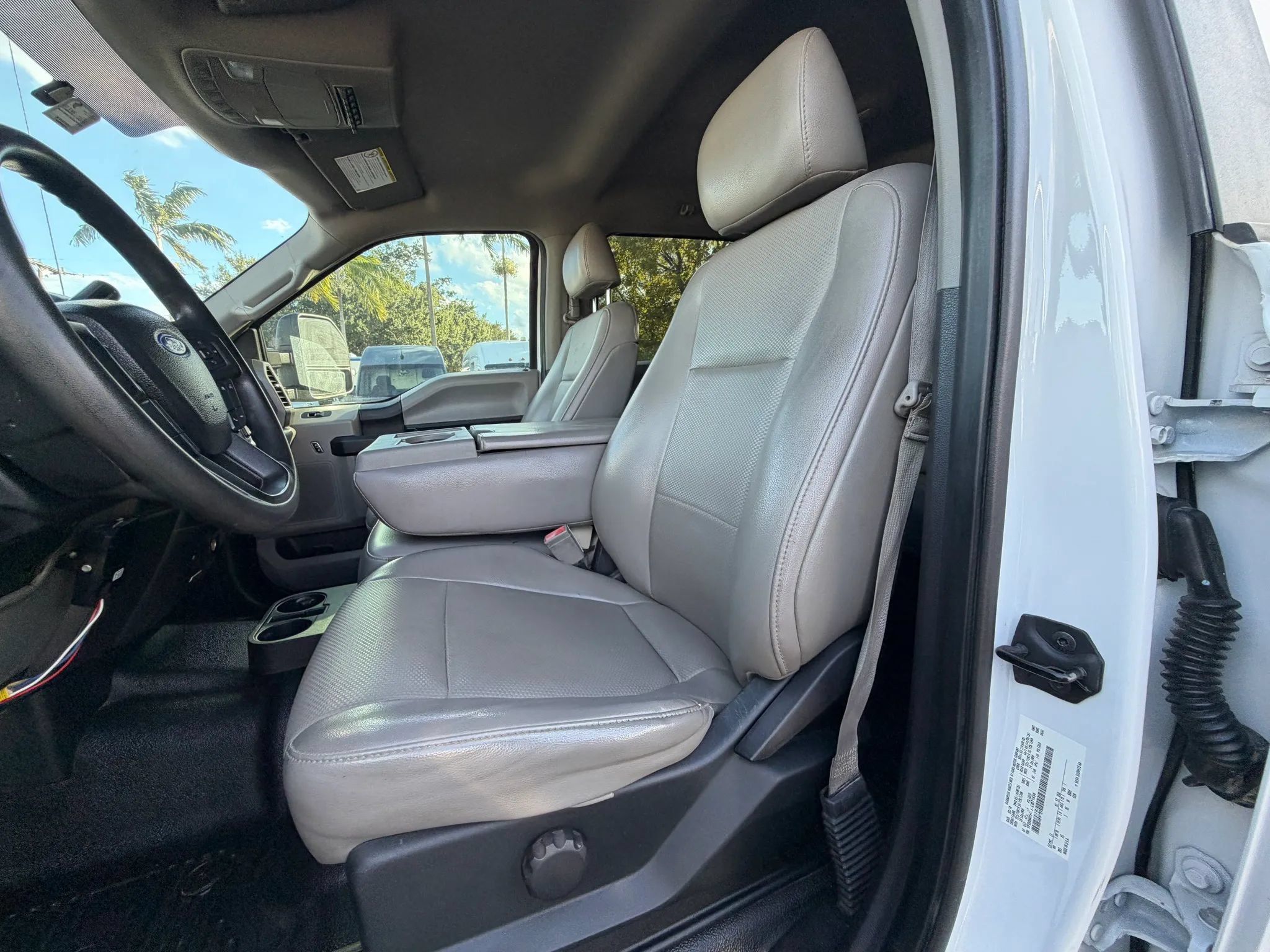 Used 2018 Ford F550 4x4 Crew Cab Super Duty image 14