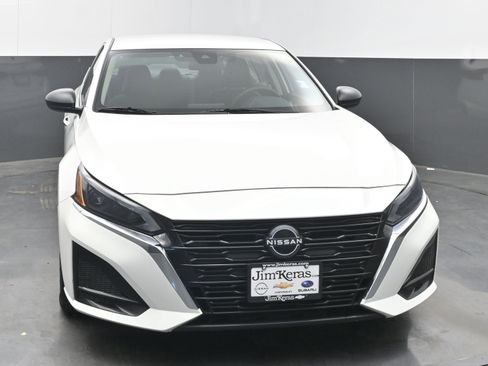 Used 2024 Nissan Altima 2.5 S image 3