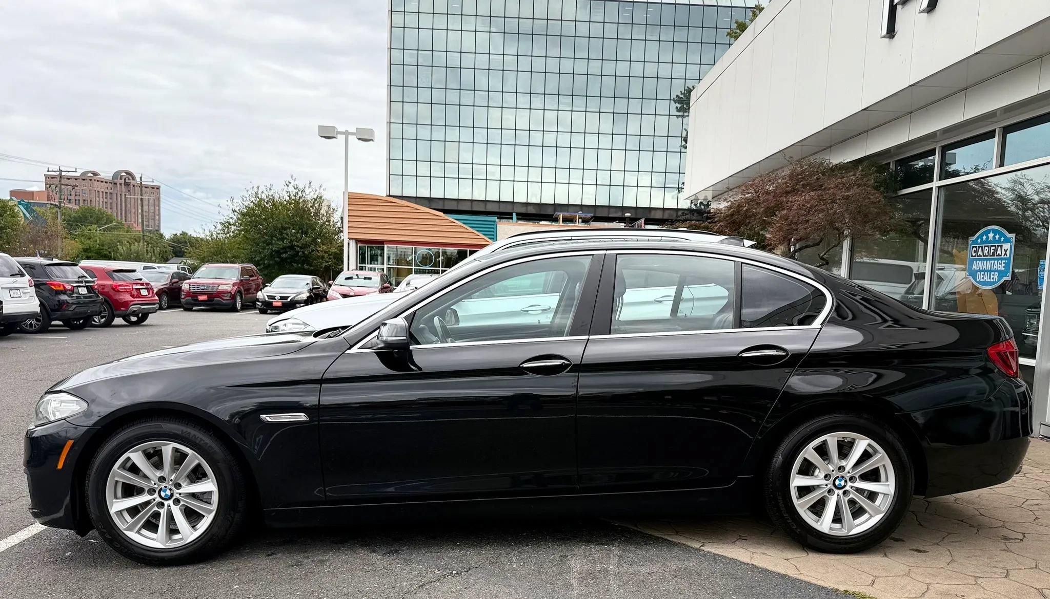 Used 2015 BMW 528i xDrive Sedan AWD/4WD image 4