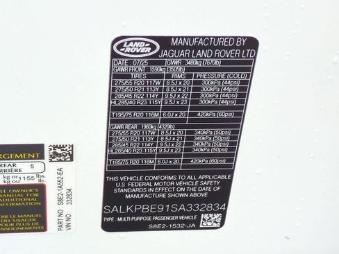 New 2025 Land Rover Range Rover Long Wheelbase SE image 37