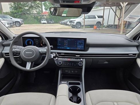 Used 2025 Hyundai Sonata SEL FWD image 24