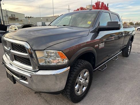 Used 2018 RAM 2500 Tradesman w/ Chrome Appearance Group AWD/4WD image 4