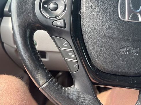 Used 2016 Honda Pilot Touring image 30