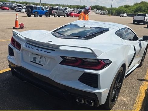 Used 2024 Chevrolet Corvette Stingray Premium Cpe w/ Z51 Performance Package RWD image 2