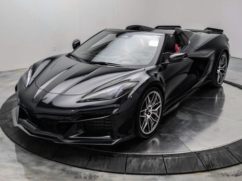 Used 2024 Chevrolet Corvette Z06 RWD image 6