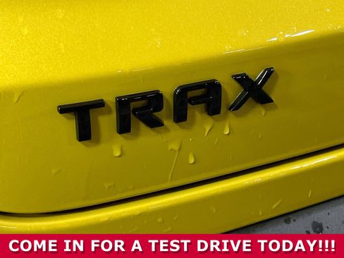 Used 2024 Chevrolet Trax RS w/ Sunroof Package image 33