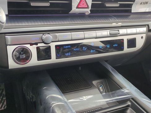 New 2025 Hyundai Ioniq 6 Limited image 16