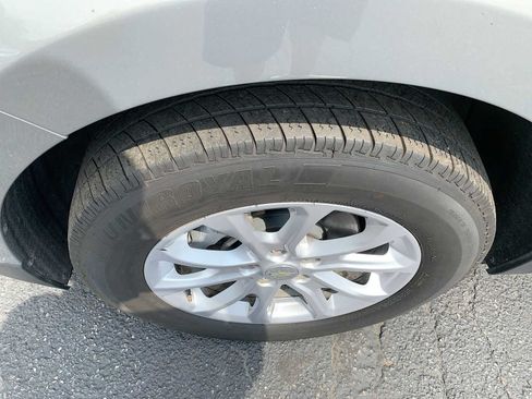 Used 2019 Chevrolet Equinox LT w/ Sun & Navigation Package AWD/4WD image 33