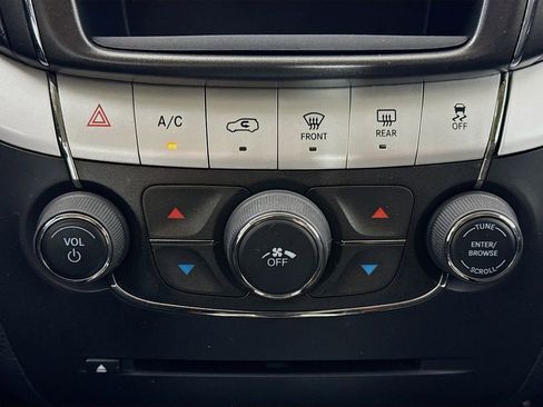 Used 2018 Dodge Journey SE w/ Mopar All Weather Group FWD image 18