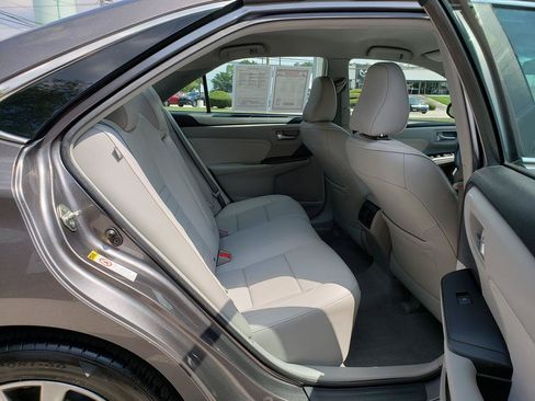 Used 2017 Toyota Camry XLE FWD image 15