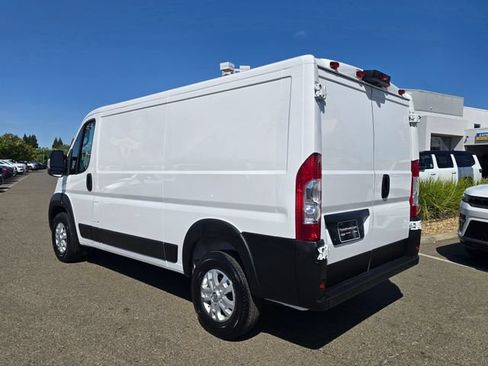 Used 2025 RAM ProMaster 2500 w/ Quick Order Package 22G SLT FWD image 5