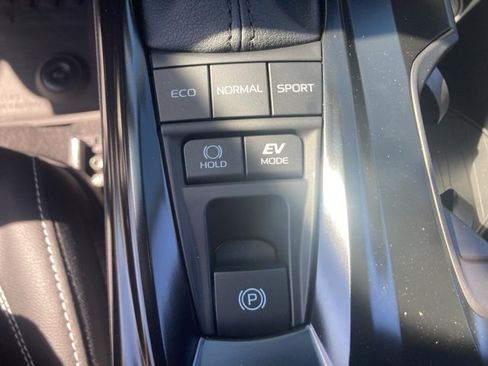 New 2025 Toyota Camry SE image 29