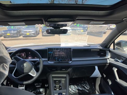 New 2026 Volkswagen Tiguan SE R-Line AWD/4WD image 23