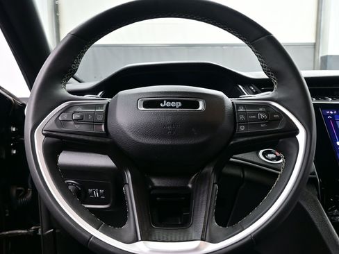 Used 2024 Jeep Grand Cherokee L Altitude image 24