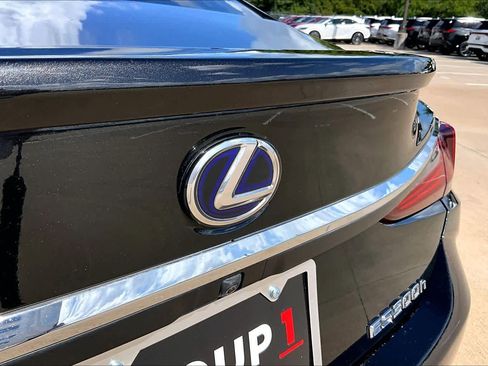Used 2021 Lexus ES 300h Ultra Luxury w/ Accessory Package 2 FWD image 31