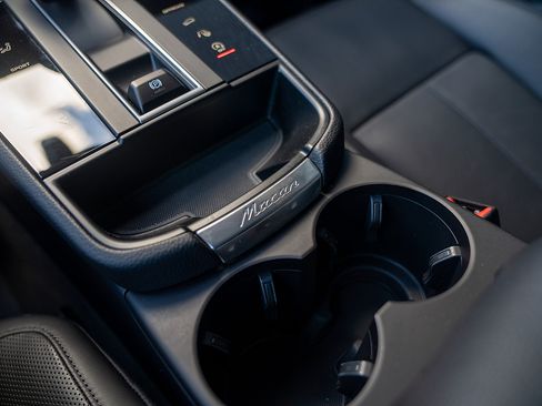 Used 2025 Porsche Macan image 14