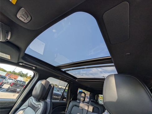 Used 2023 Lincoln Navigator L Reserve image 22