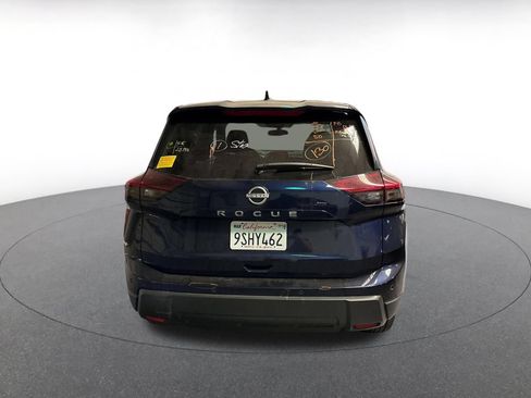 Used 2025 Nissan Rogue SV FWD image 5