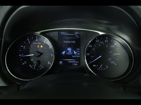 Used 2015 Nissan Rogue SV w/ SV Premium Package image 16