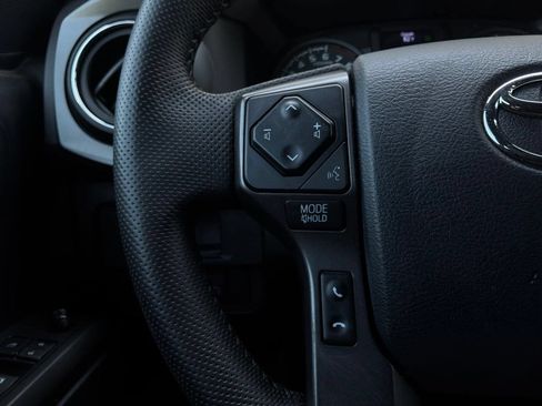 Used 2019 Toyota Tacoma TRD Sport w/ Technology Package AWD/4WD image 32