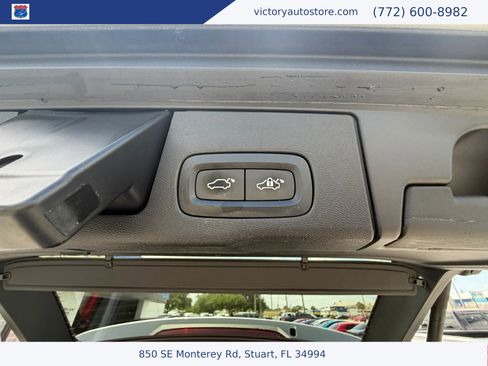 Used 2019 Volvo XC60 T5 R-Design image 41