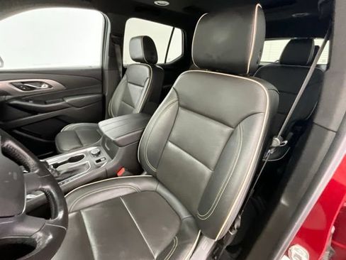Used 2022 Chevrolet Traverse Premier w/ Redline Edition AWD/4WD image 8