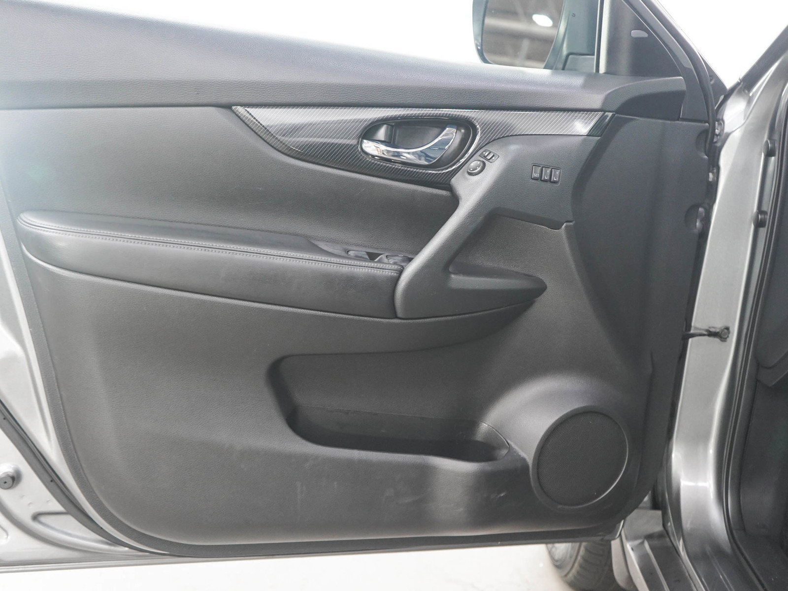 Used 2017 Nissan Rogue SL AWD/4WD image 18