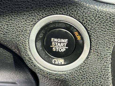 Used 2017 Dodge Charger SXT w/ AWD Plus Group image 27