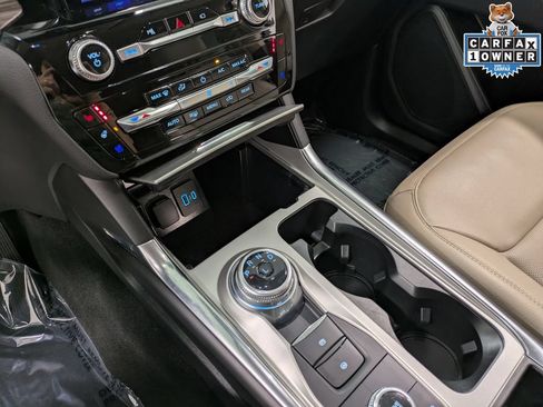 Used 2022 Ford Explorer Limited w/ Limited Technology Package AWD/4WD image 14